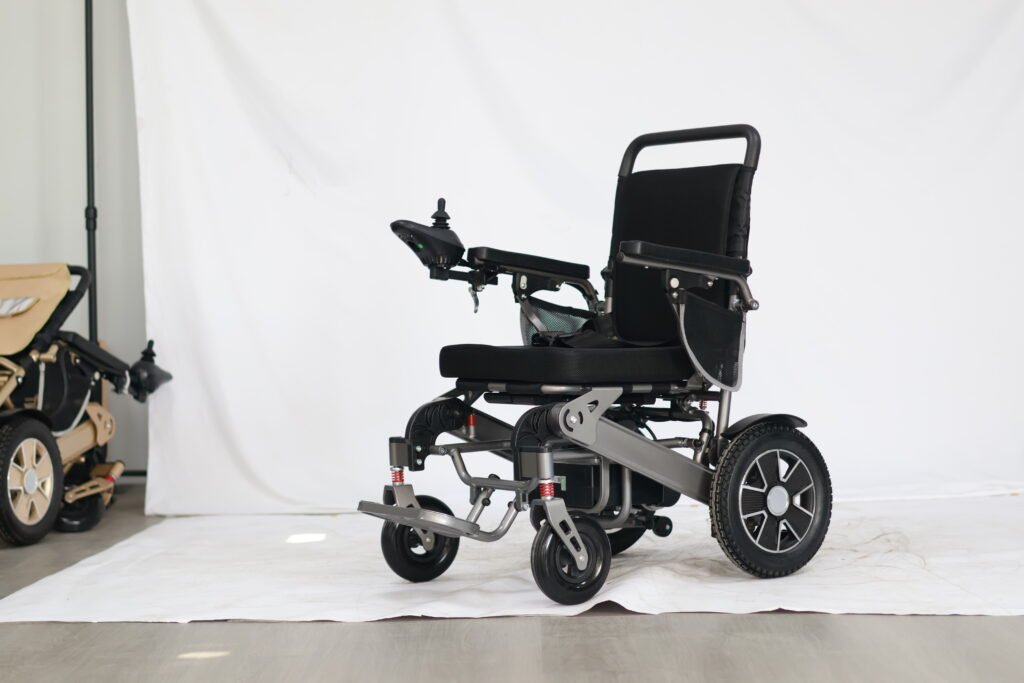 Electric Lightweight Folding Wheelchair WR-E0611